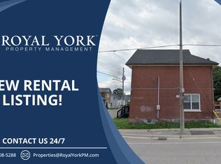 134 Celina St #2, Oshawa, ON L1H4N5