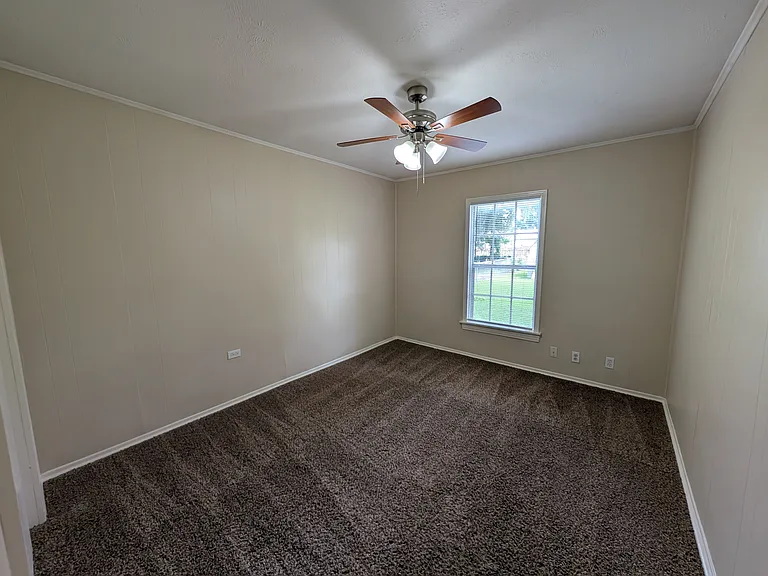 1605 Maple Dr — Photo 13