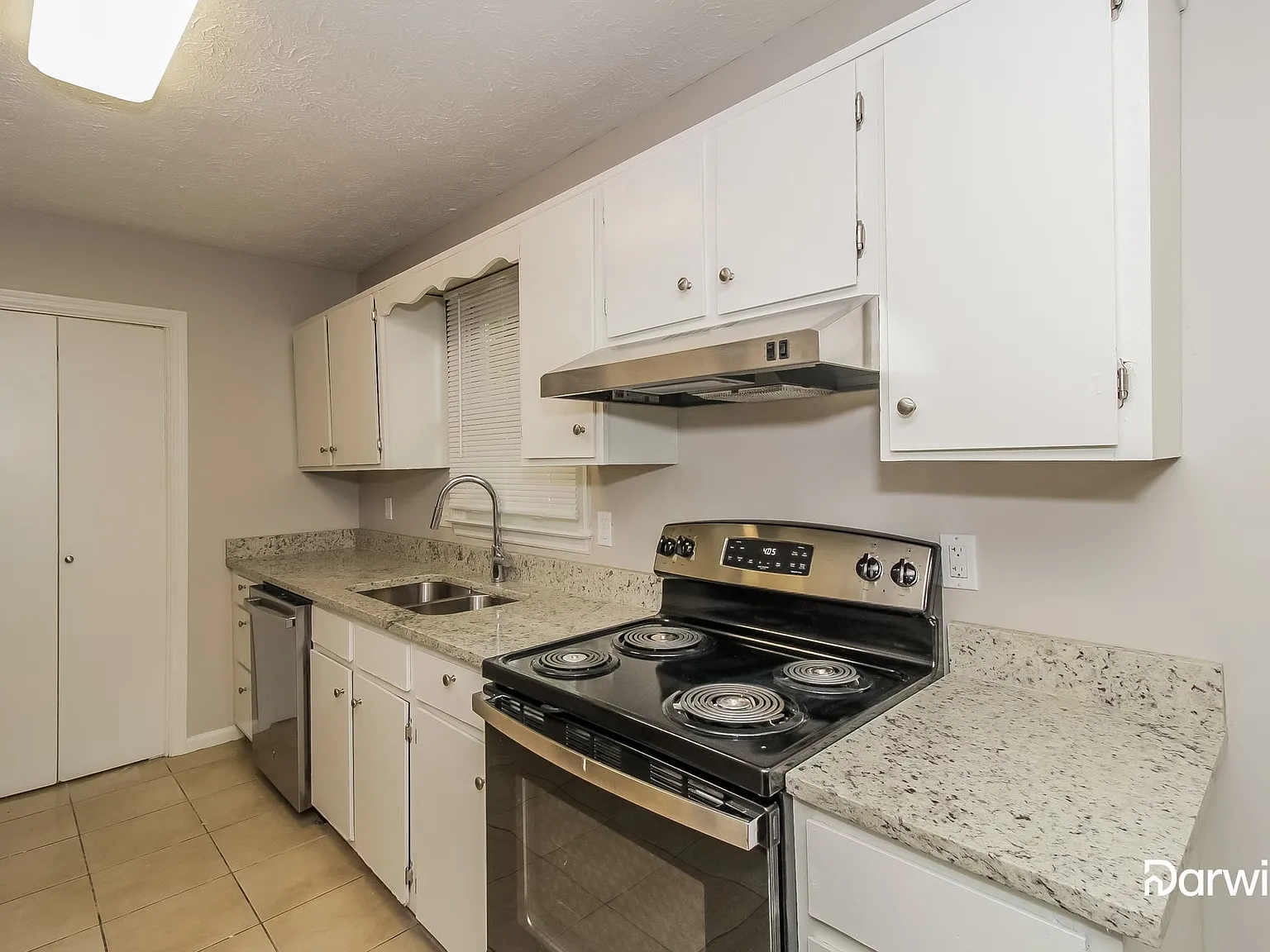 3 bed, 2.5 bath, 1404 sqft, $2,025 — Photo 3