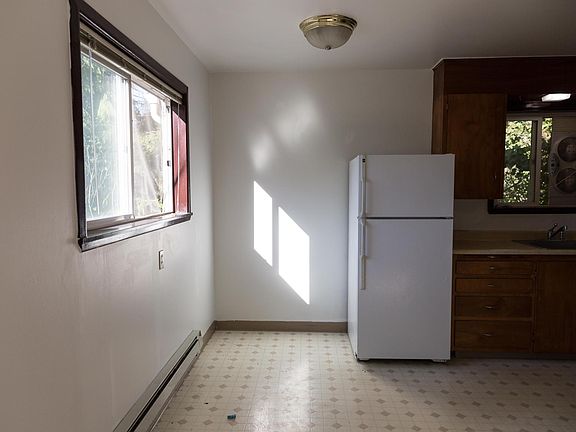 4th image of 9227 166th Ave NE #9227