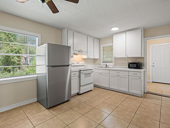 4th image of 347 Lena St