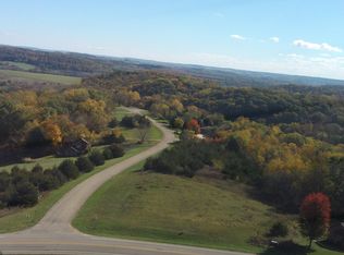 1 Goldenrod Ln, Galena, IL 61036
