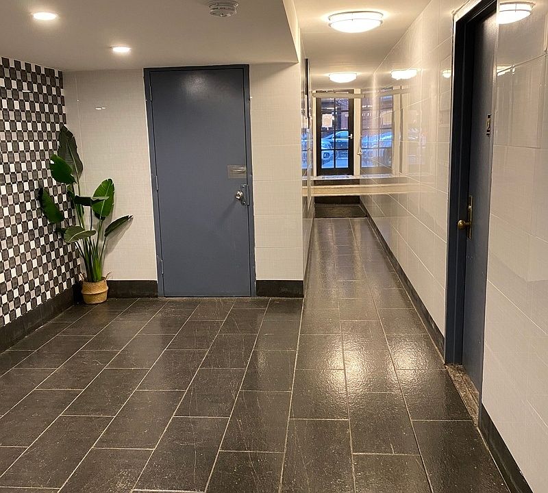 1st image of 454 W 36th St #4WR