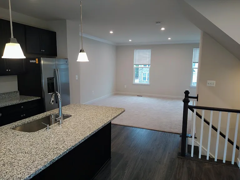 2031 Landon Ln — Photo 9