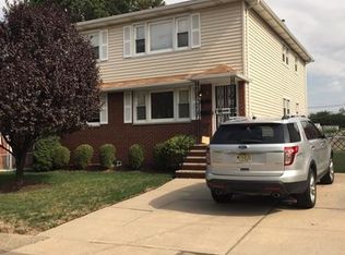 142 William St, Carteret, NJ 07008