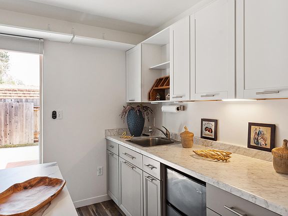 3rd image of 582 Fernando Dr #A