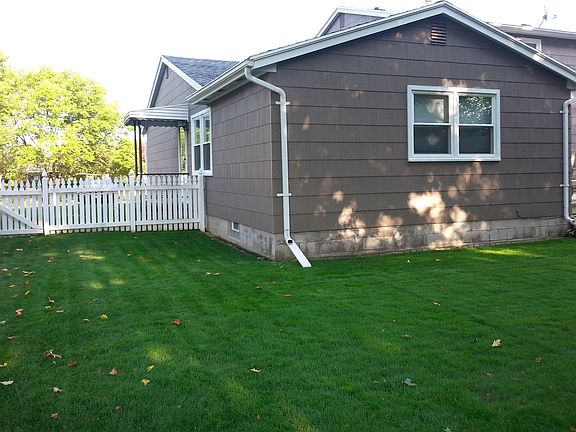 3rd image of 50 Glenville Dr