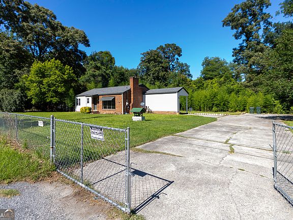 2nd image of 132 Evergreen St