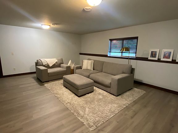 4th image of 779 Club View Ln