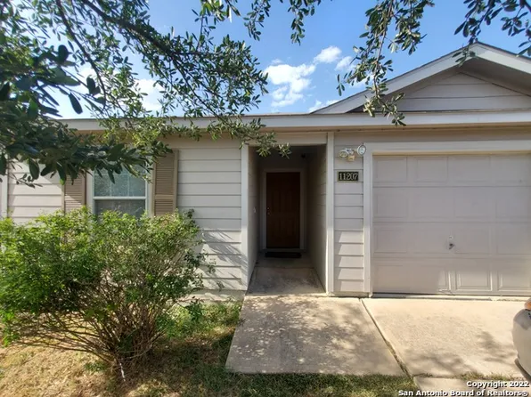 11207 Country Cyn, San Antonio, TX 78252