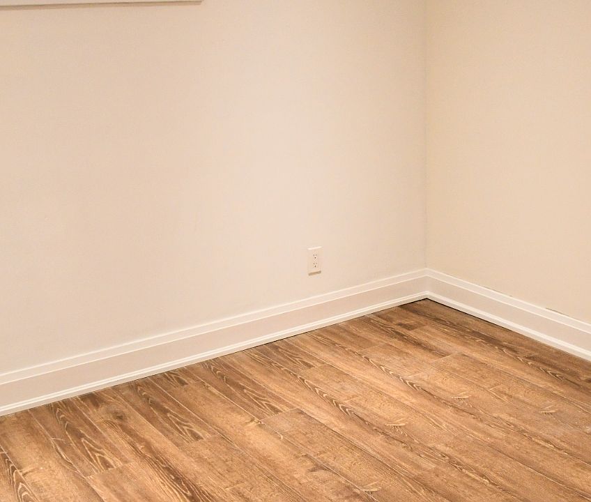 The room is much bigger but the picture does not capture it