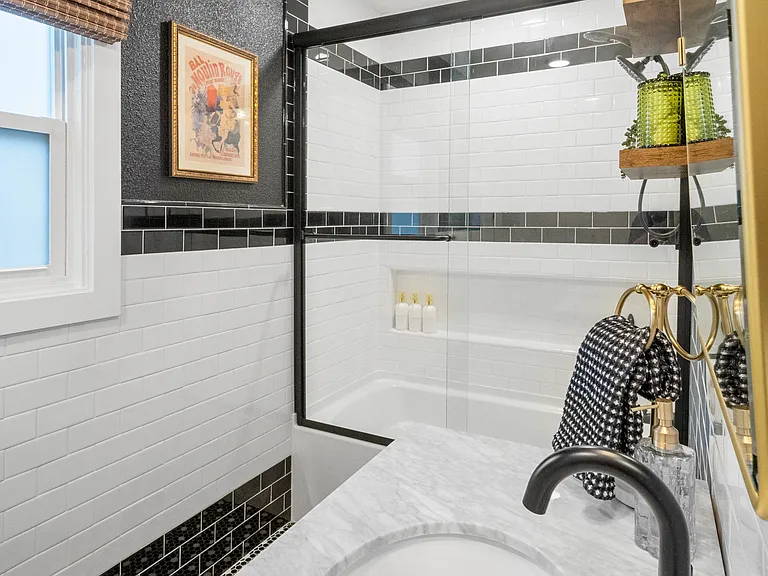 701 S Sowell St #701 — Photo 15