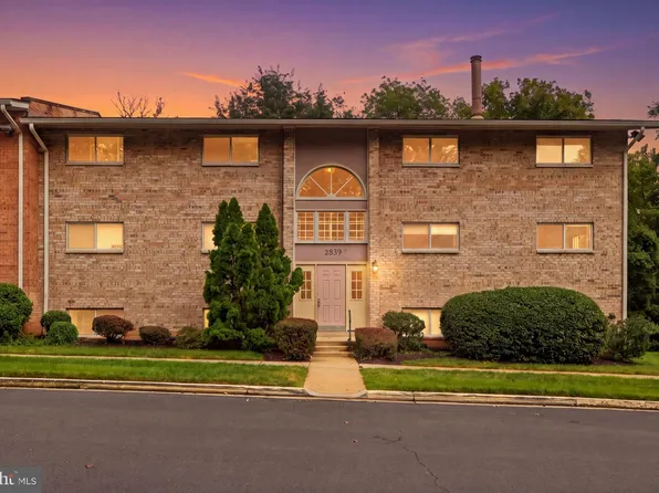 2839 Kalmia Lee Ct APT 101, Falls Church, VA 22042