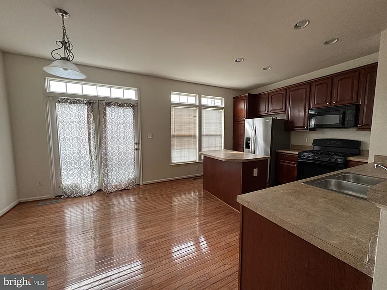16410 Steerage Cir — Photo 8
