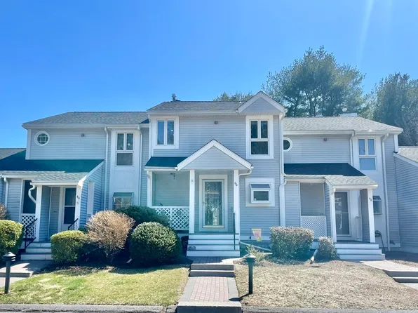 46 Alcott Cir #46, Taunton, MA 02780