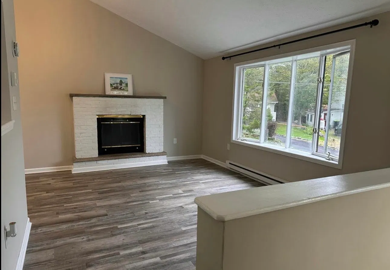 3 bed, 1459 sqft, $2,300 — Photo 3