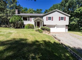 136 Gretna Woods Rd, Pleasant Valley, NY 12569