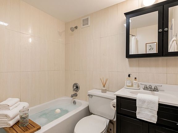5th image of 7 E 32nd St #8F