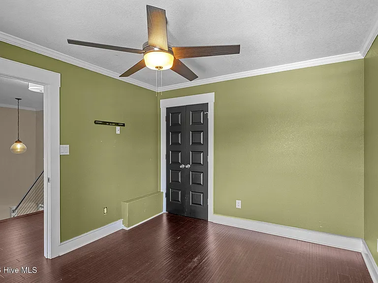 8711 Plantation Dr #302 — Photo 37