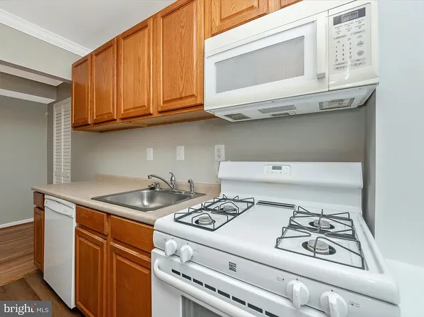 29 46th St SE APT 6, Washington, DC 20019
