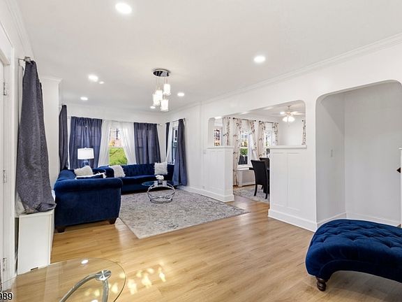 4th image of 351 Park Ave