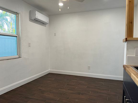 5th image of 574 Bay Esplanade APT 5