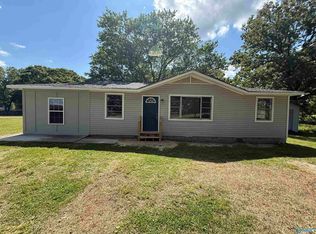 8198 N Brindlee Mountain Pkwy, Arab, AL 35016