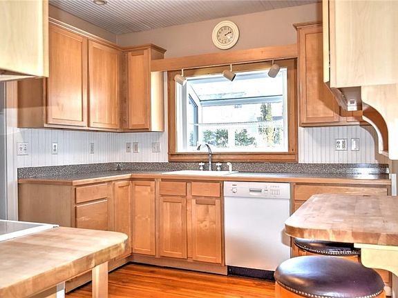 4th image of 13 Waldemere Way