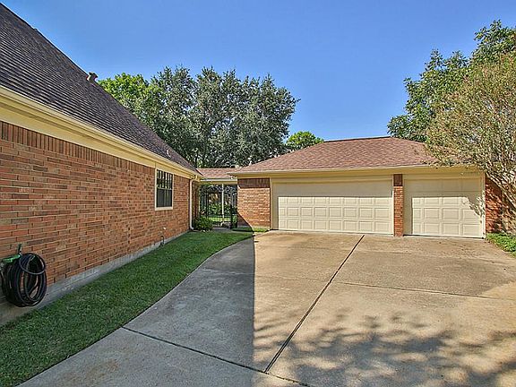 2nd image of 17907 Lone River Ct