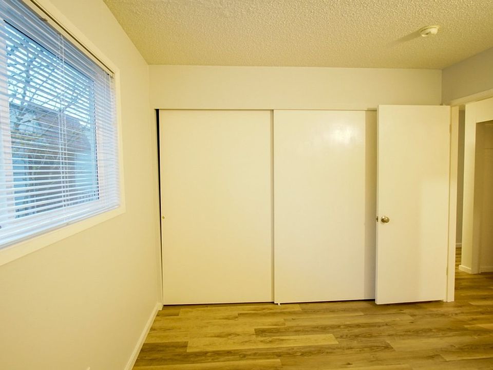1st image of 4030 SE Gladstone St APT 16