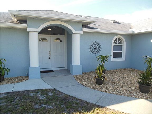 3rd image of 3 Broadmoor Ln