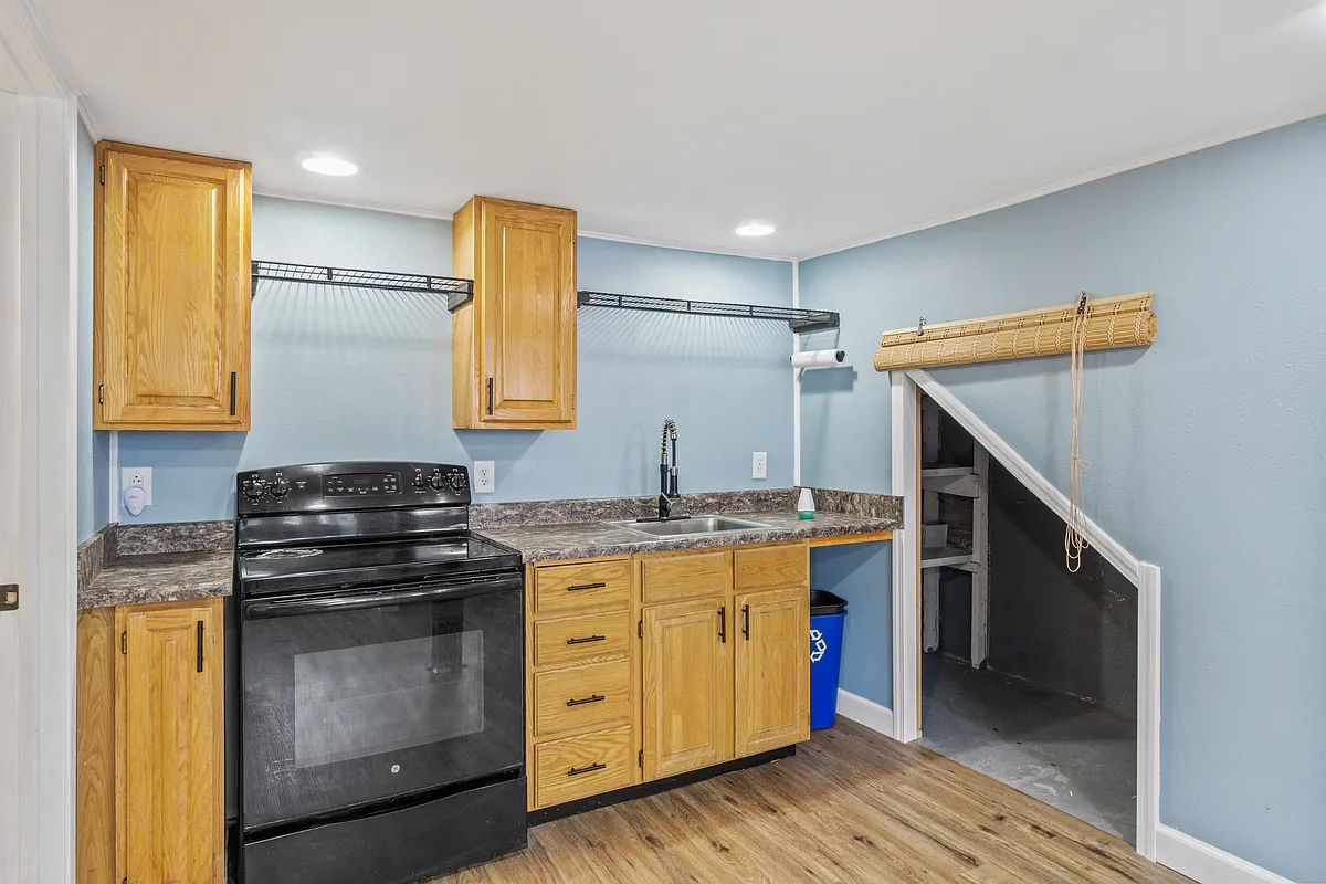 Building Photo - 113 S Cambrian Ave