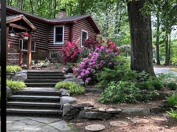 4th image of 420 Three Springs Ln