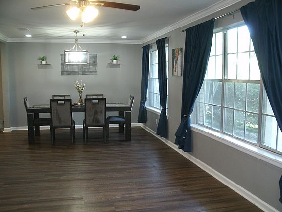 5th image of 40 S Valley Dr