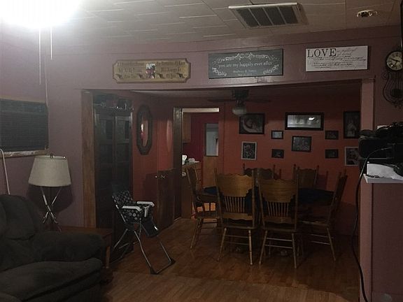 3rd image of 913 N 10th St