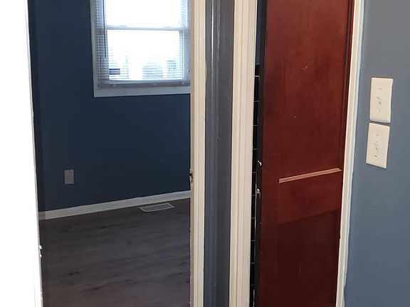 5th image of 2329 N Moreland Ave
