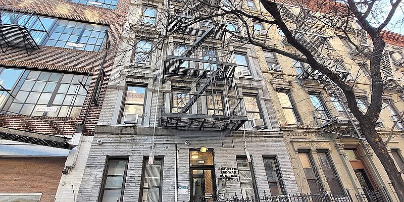 1st image of 444 W 49th St APT 2B