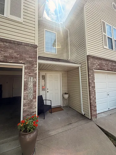 1620 NW Garrett Dr Photo 1