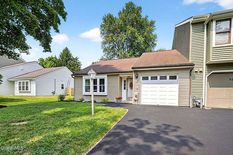 3rd image of 24 Lexington Drive