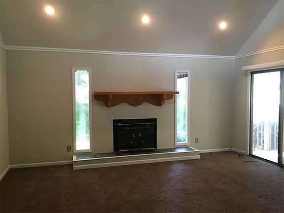 3rd image of 1128 Enota Cir NE