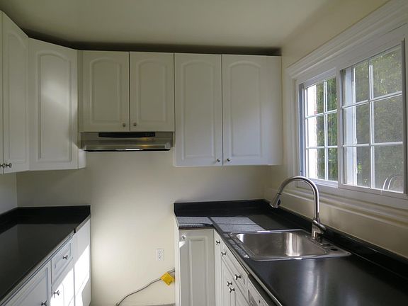 2nd image of 4909 Hanford St APT 2R