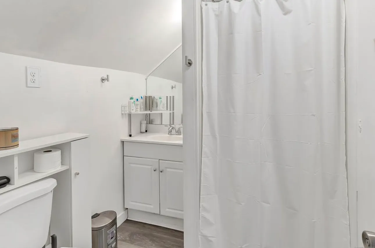 174 Gridley St — Photo 4