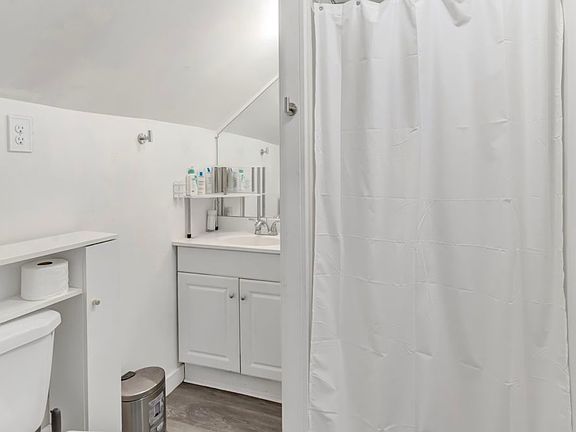 4th image of 174 Gridley St