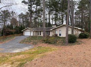 696 Fairfield Dr, Marietta, GA 30068