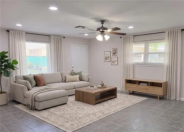 3 bed, 2.0 bath, 1400 sqft, $1,750 — Photo 3