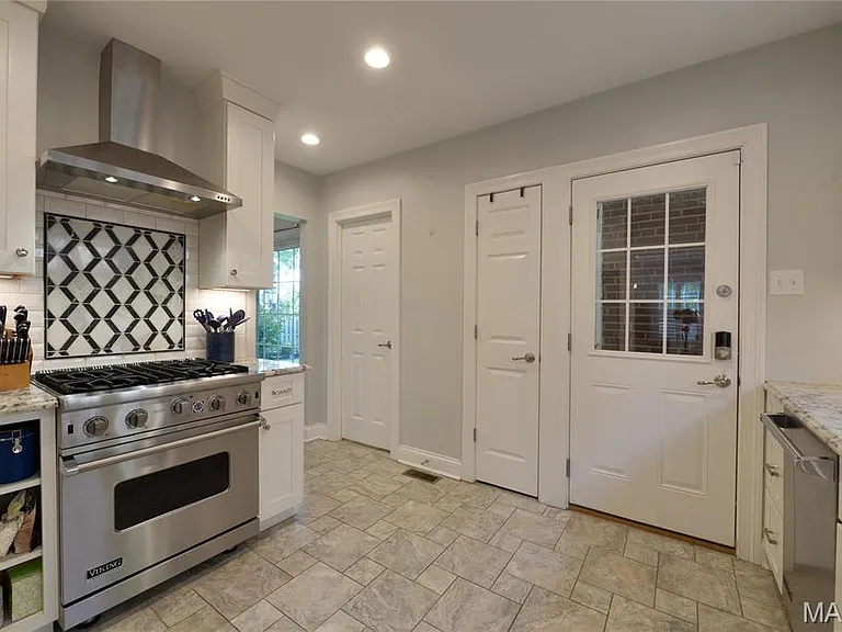 937 S Bemiston Ave — Photo 10