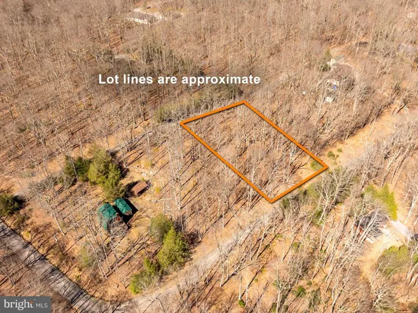 13 Birchwood Dr, Oakland, MD 21550