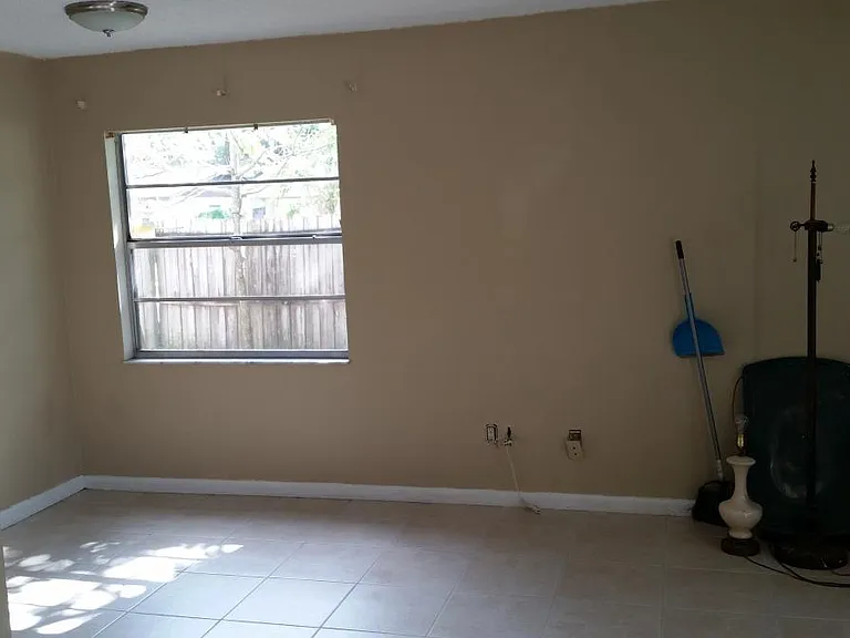 1823 Chamberlin St — Photo 10