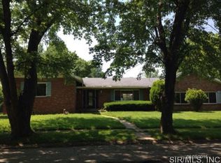 31 Godier Dr, East Saint Louis, IL 62203