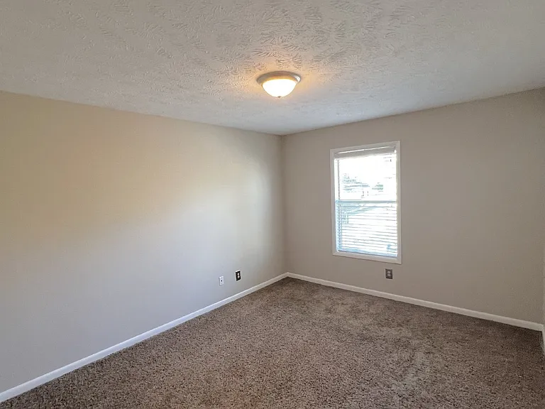 1018 Wood Creek Dr #9 — Photo 8